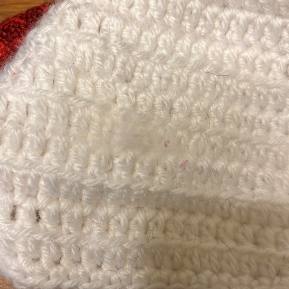 White crocheted hat with red glitter bow. Infant size 6-12mo. - Picture 4 of 4